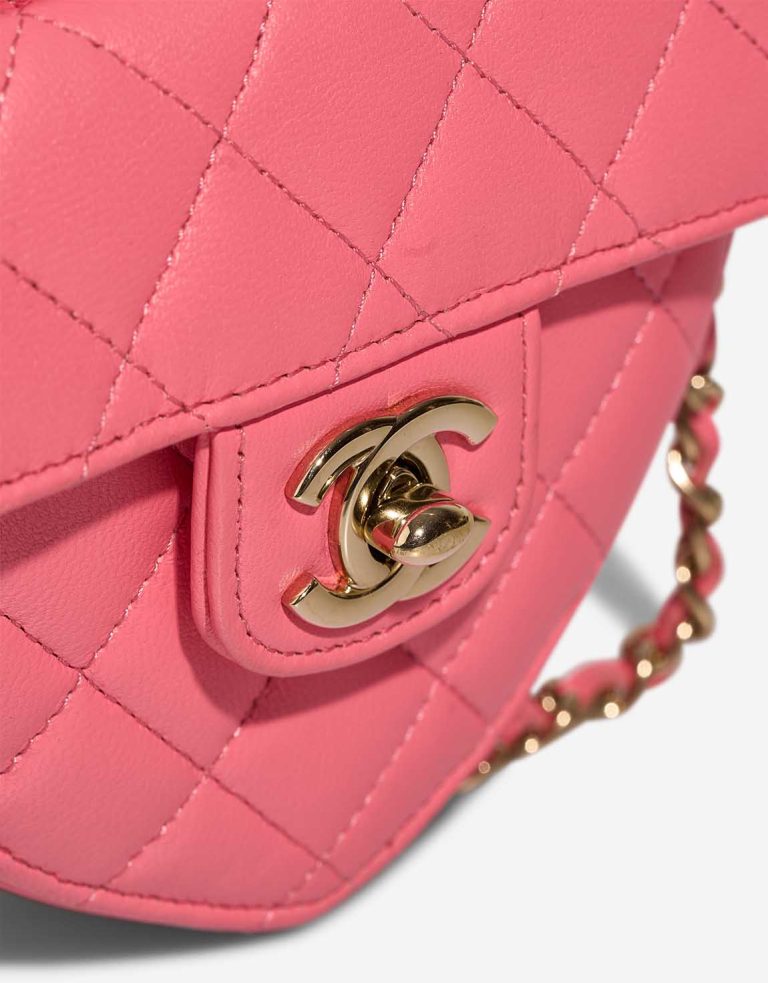 Chanel Timeless Heart Small Lamb Pink Closing System | Sell your designer bag