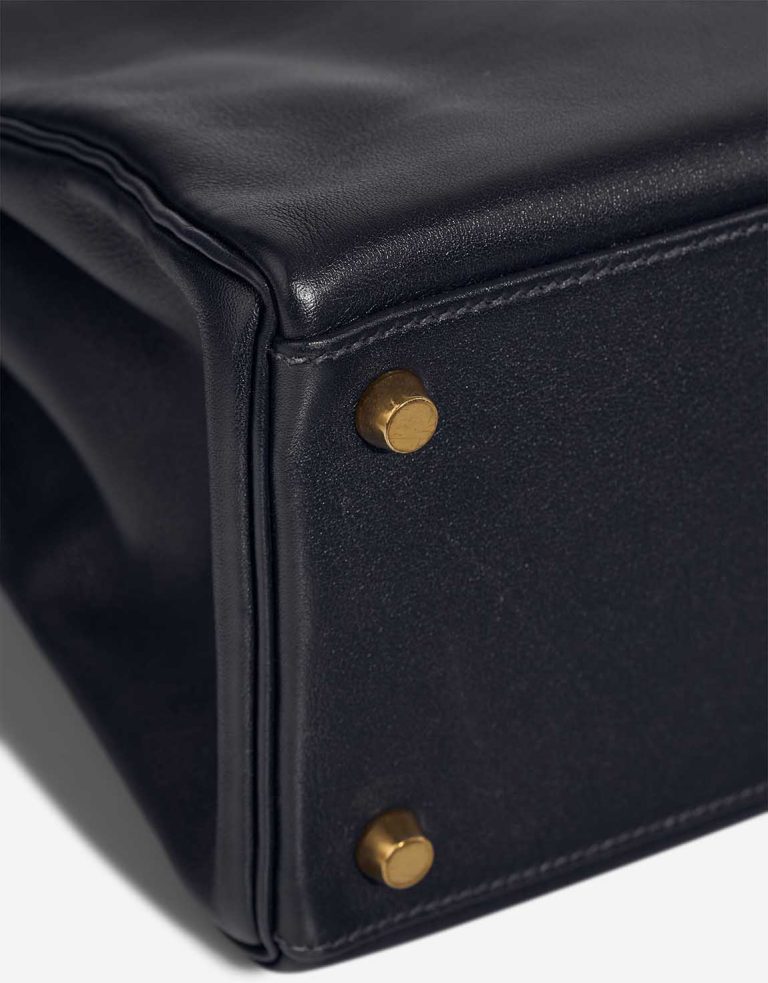 Hermès Kelly 32 Gulliver Bleu Marine Signs of wear | Sell your designer bag