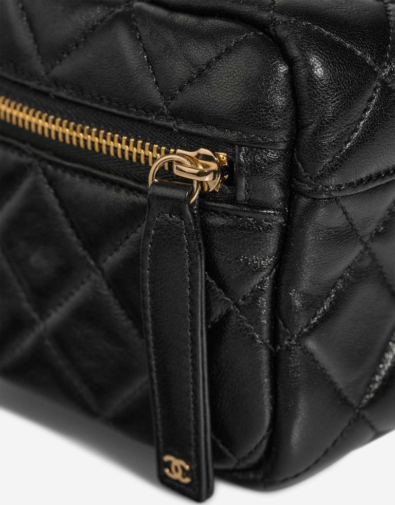 Chanel Vanity Mini Lamb Black Closing System | Sell your designer bag