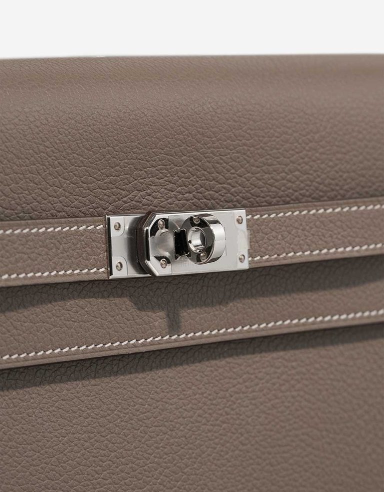 Hermès Kelly To Go Evercolor Étoupe Closing System | Sell your designer bag