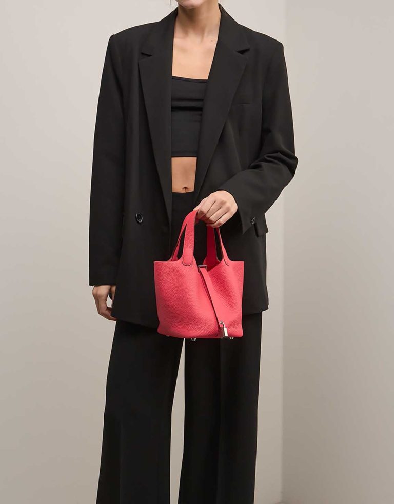 Hermès Picotin 18 Clémence Rose Texas on Model | Sell your designer bag
