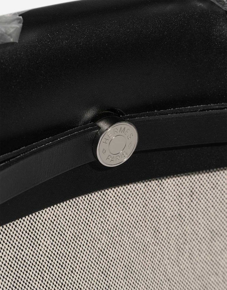 Hermès Herbag 39 Toile / Vache Hunter Black / Écru Closing System | Sell your designer bag