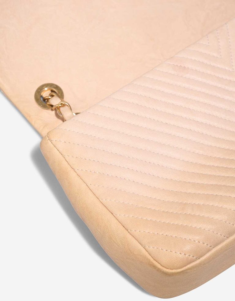 Chanel Timeless Medium Crinkled Calf Beige Signs of wear | Sell your designer bag
