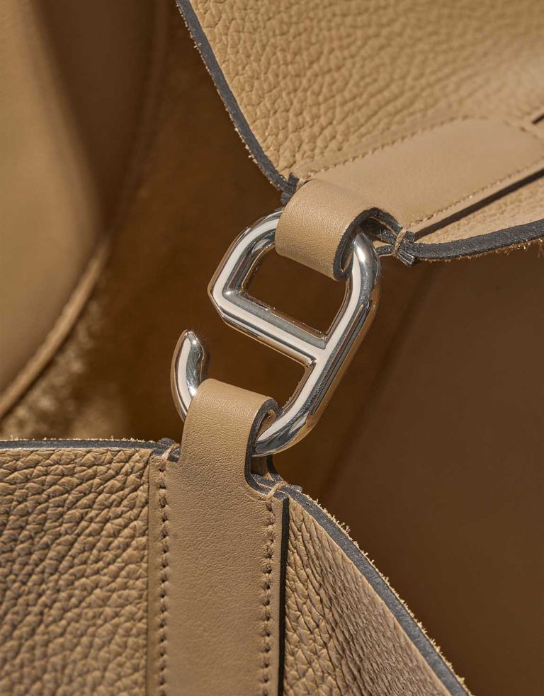 Hermès In-The-Loop 23 Clémence Chai Closing System | Sell your designer bag