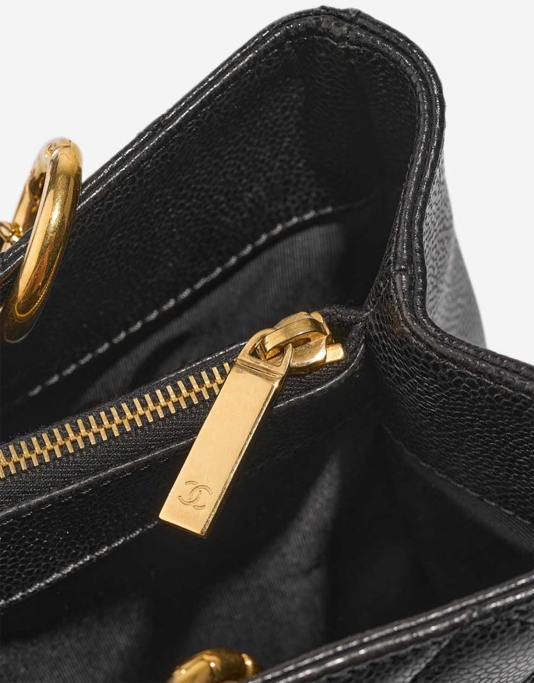 Chanel Shopping Tote GST Caviar Noir Closing System | Sell your designer bag