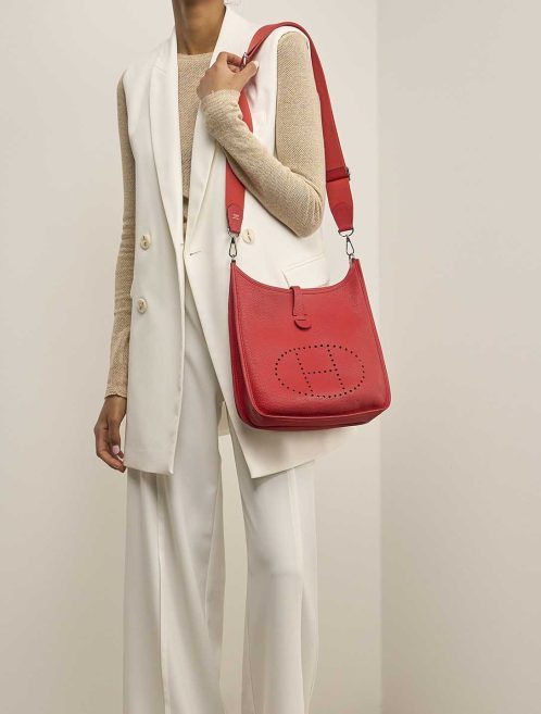 Hermès Evelyne 29 Clémence Rouge Tomate on Model | Sell your designer bag