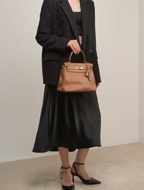 Hermès Kelly 28 Epsom Beige  on Model | Sell your designer bag
