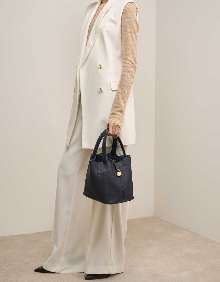 Hermès Picotin Touch 22 Taurillon Clémence / Alligator Mississippi Bleu Nuit / Bleu Marine on Model | Sell your designer bag