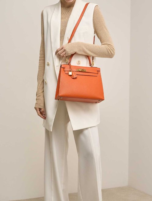 Hermès Kelly 28 Epsom Feu on Model | Sell your designer bag
