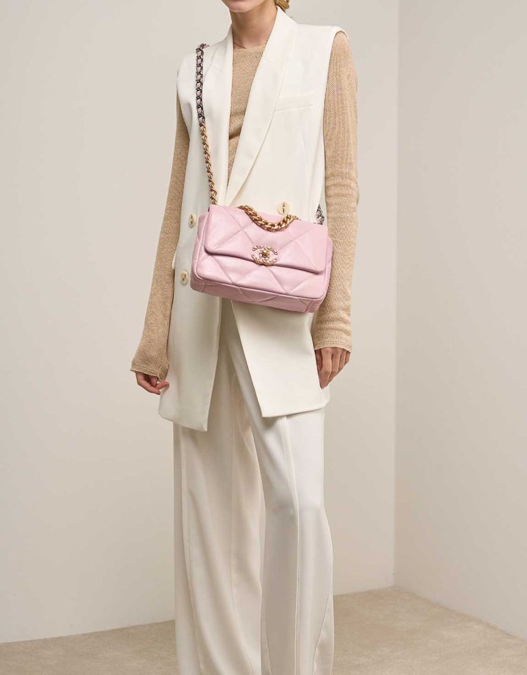 Chanel 19 Flap Bag Lamb Mauve Front | Sell your designer bag
