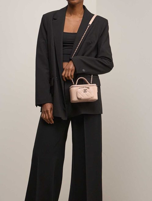 Chanel Vanity Small Caviar Beigerosé on Model | Sell your designer bag