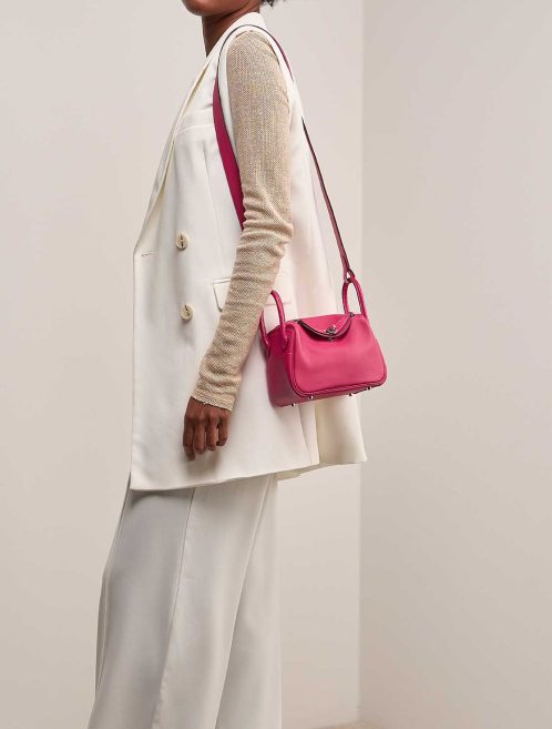 Hermès Lindy Touch Mini Swift / Matte Alligator Framboise on Model | Sell your designer bag