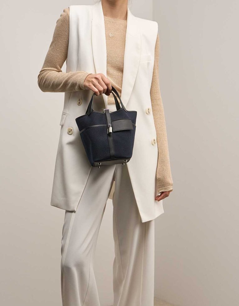 Hermès Picotin Cargo 18 Toile / Swift Black / Bleu Marine on Model | Sell your designer bag