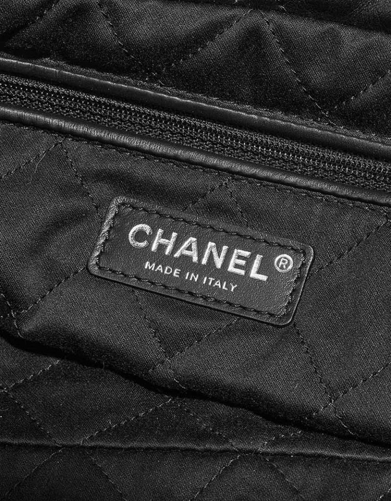 Chanel 22 Medium Calf Black Logo | Sell your designer bag