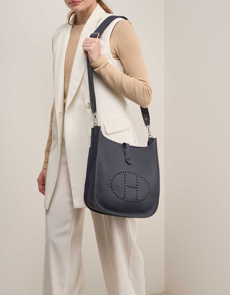 Hermès Evelyne 33 Taurillon Clémence Bleu Nuit on Model | Sell your designer bag