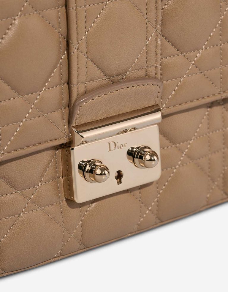 Dior Miss Dior Medium Lamb Beige Closing System | Sell your designer bag