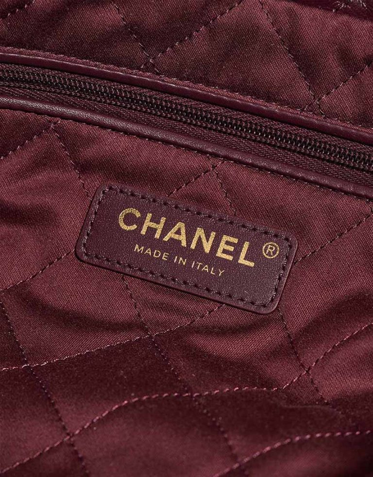 Chanel 22 Medium Lamb Bordeaux Logo | Sell your designer bag