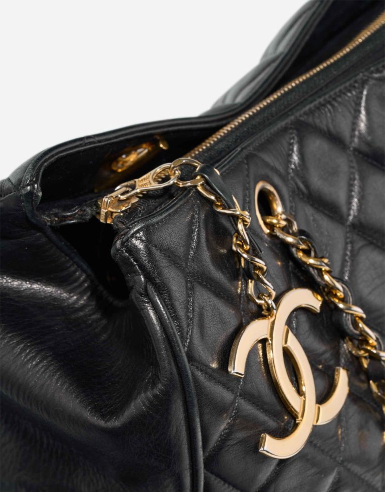 Chanel Shopping Tote Large Lamb Black Closing System | Sell your designer bag