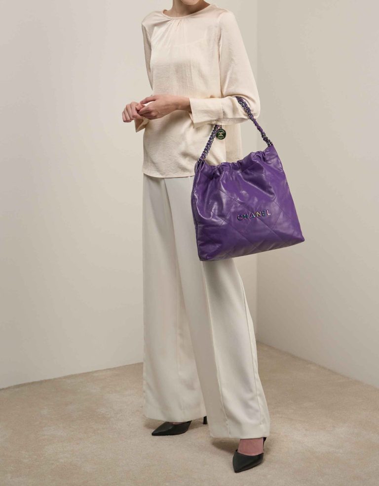 Chanel 22 Medium Calf Purple on Model | Sell your designer bag