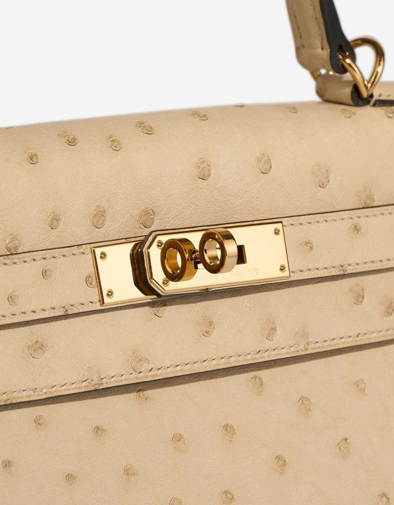 Hermès Kelly 28 Ostrich Parchemin Closing System | Sell your designer bag