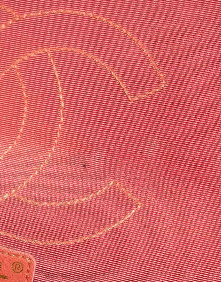 Chanel 2.55 Reissue 225 Canvas Rose Signs of wear | Sell your designer bag