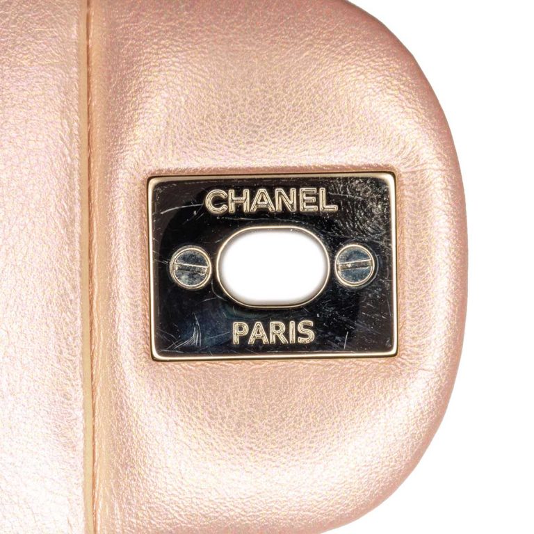 Chanel Timeless Small Lamb Light Pink / Iridescent Signs of wear | Sell your designer bag