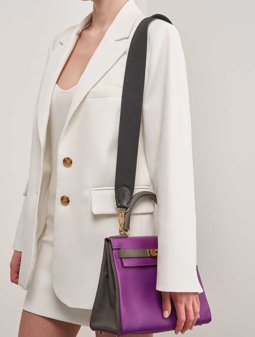 Hermès Kelly Strap Canvas / Box Black on Model | Sell your designer bag