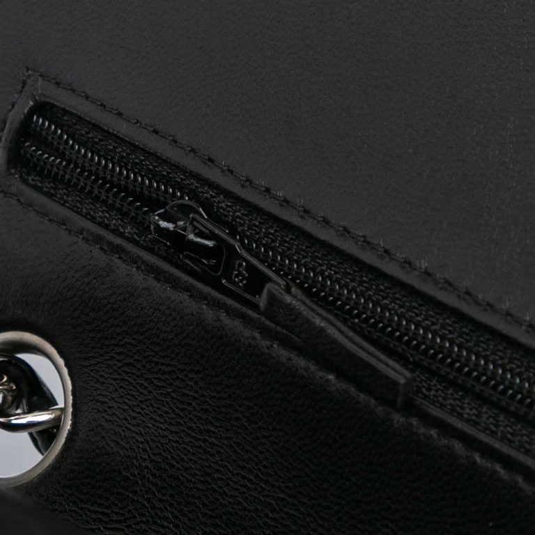 Chanel Timeless Medium Patent Black Signs of wear | Sell your designer bag
