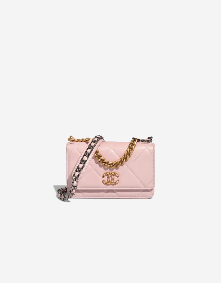Chanel 19 Wallet On Chain Lamb Light Rose Front | Sell your designer bag