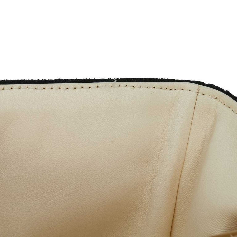 Chanel Timeless Medium Calf / Wool White / Black Signs of wear | Sell your designer bag