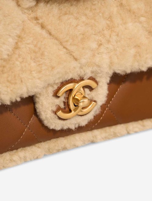 Chanel Timeless Handle Medium Lamb / Shearling Cognac / Beige Closing System | Sell your designer bag