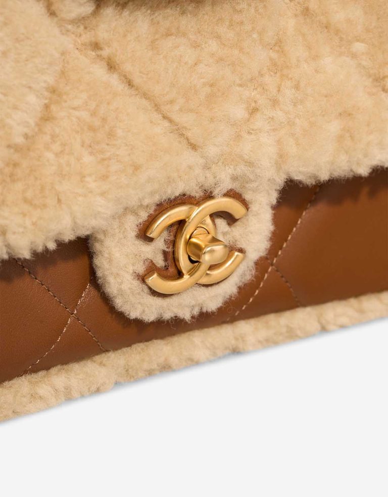 Chanel Timeless Handle Medium Lamb / Shearling Cognac / Beige Closing System | Sell your designer bag