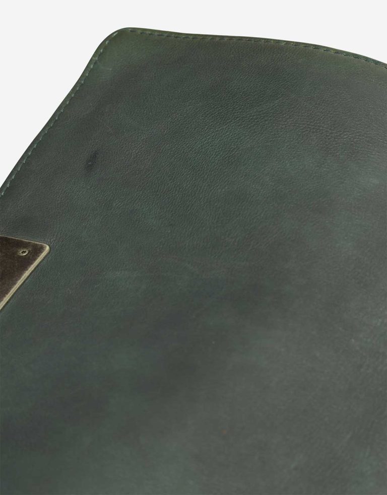 Chanel Boy Medium Lamb Green Signs of wear | Sell your designer bag