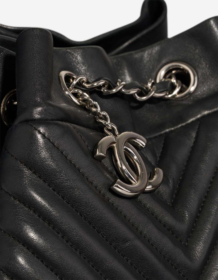 Chanel Bucket Bag Calf Black Closing System | Sell your designer bag