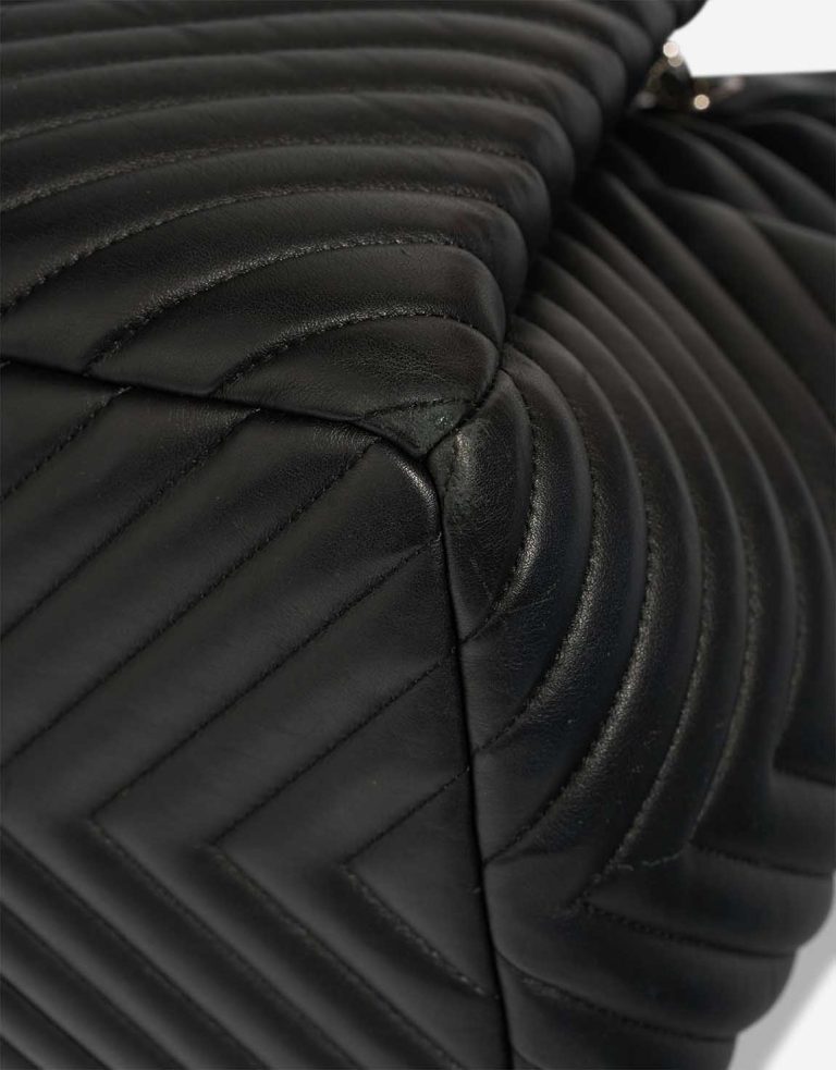 Chanel Bucket Bag Calf Black Signs of wear | Sell your designer bag