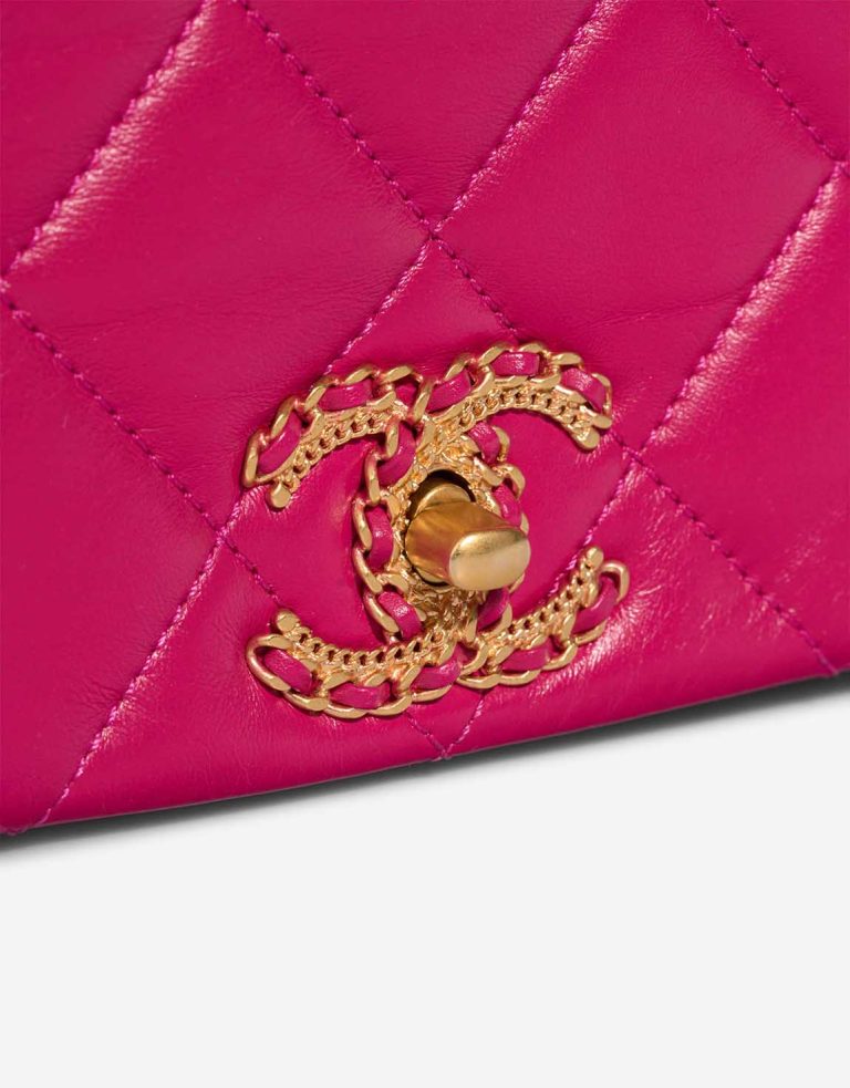 Chanel Flap Bag Medium Lamb Pink Closing System | Sell your designer bag