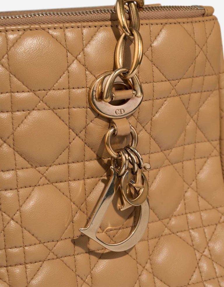 Dior Diorissimo Large Lamb Beige Closing System | Sell your designer bag