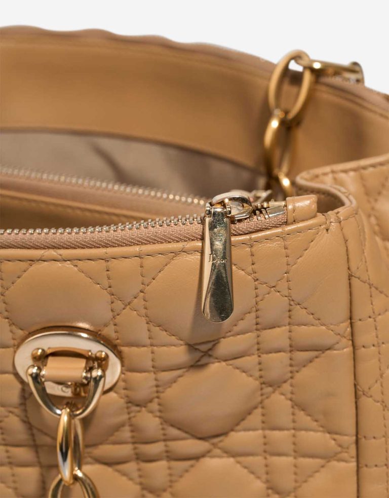 Dior Diorissimo Large Lamb Beige Signs of wear | Sell your designer bag