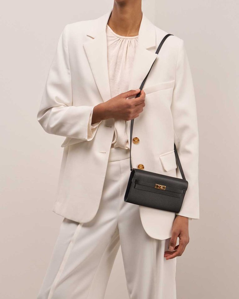 Hermès Kelly To Go Epsom Black on Model | Sell your designer bag