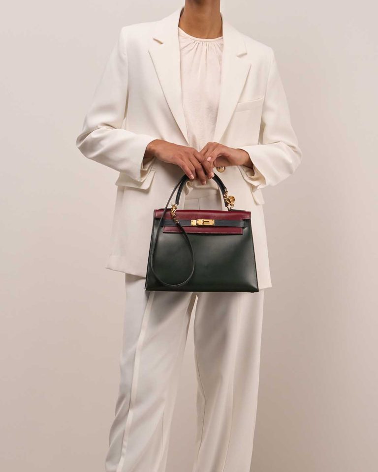 Hermès Kelly 28 Box Bleu Marine / Rouge H / Vert Foncé Front | Sell your designer bag