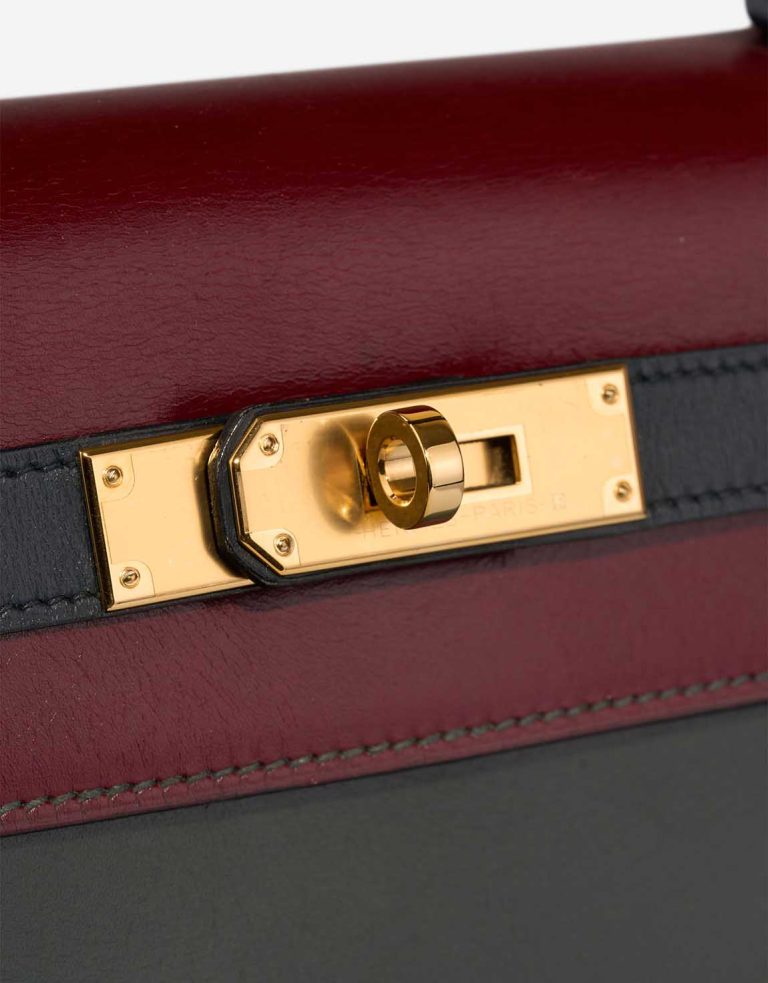Hermès Kelly 28 Box Bleu Marine / Rouge H / Vert Foncé Closing System | Sell your designer bag