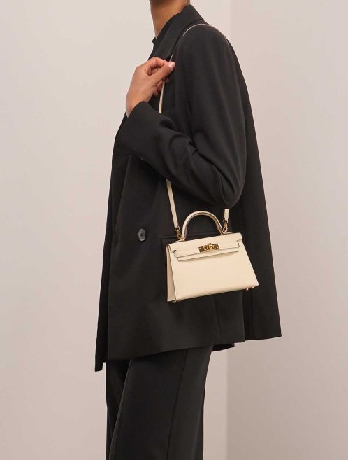 Hermès Kelly Mini Epsom Nata on Model | Sell your designer bag