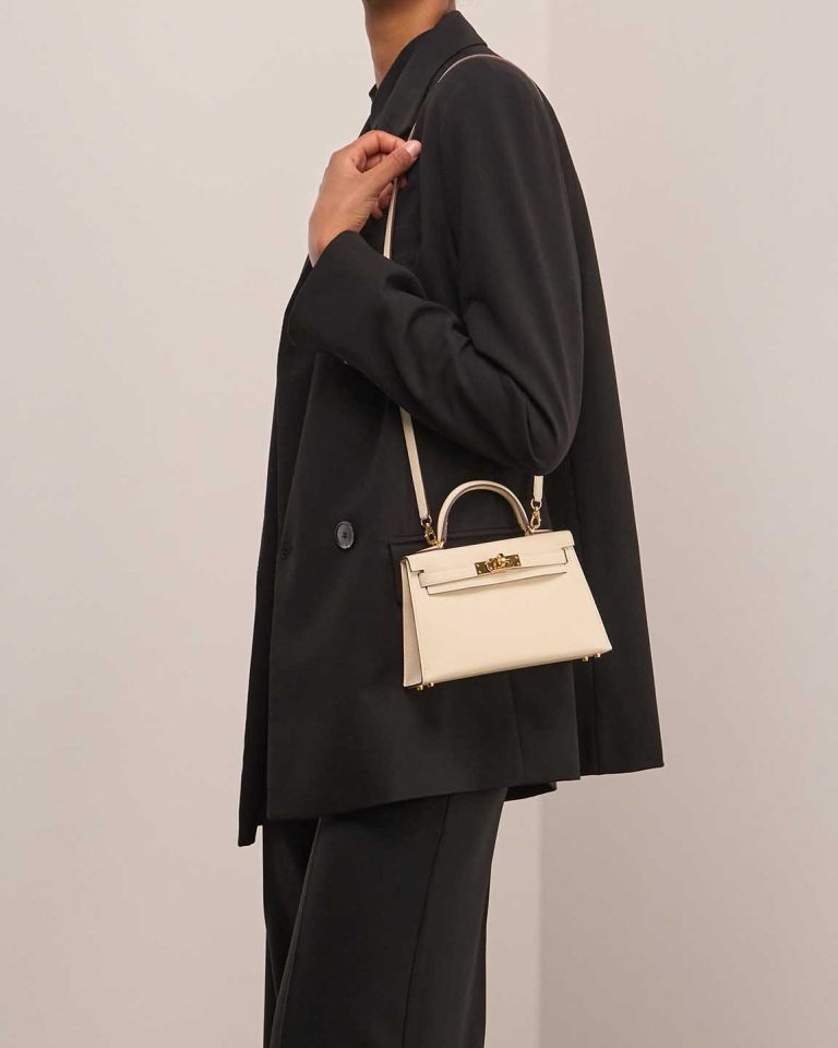 Hermès Kelly Mini Epsom Nata on Model | Sell your designer bag