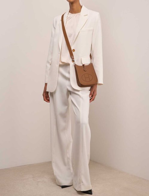 Hermès Evelyne 16 Clémence Gold on Model | Sell your designer bag