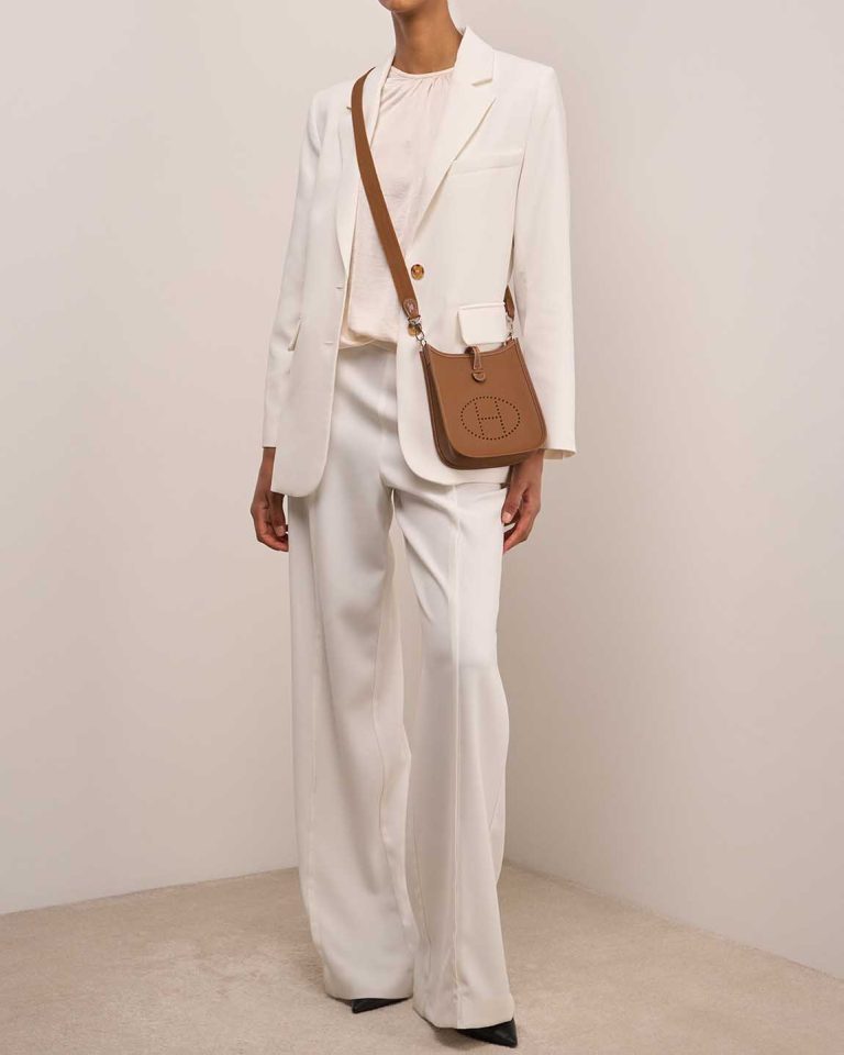 Hermès Evelyne 16 Clémence Gold on Model | Sell your designer bag