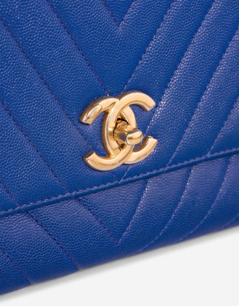 Chanel Timeless Handle Chevron Medium Caviar Deep Blue Closing System | Sell your designer bag