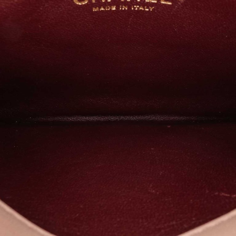 Chanel Trendy CC Medium Lamb Light Pink Signs of wear | Sell your designer bag