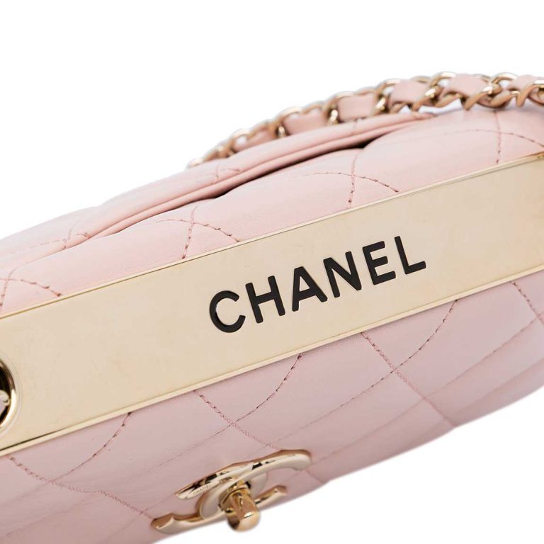 Chanel Trendy CC Medium Lamb Light Pink Signs of wear | Sell your designer bag