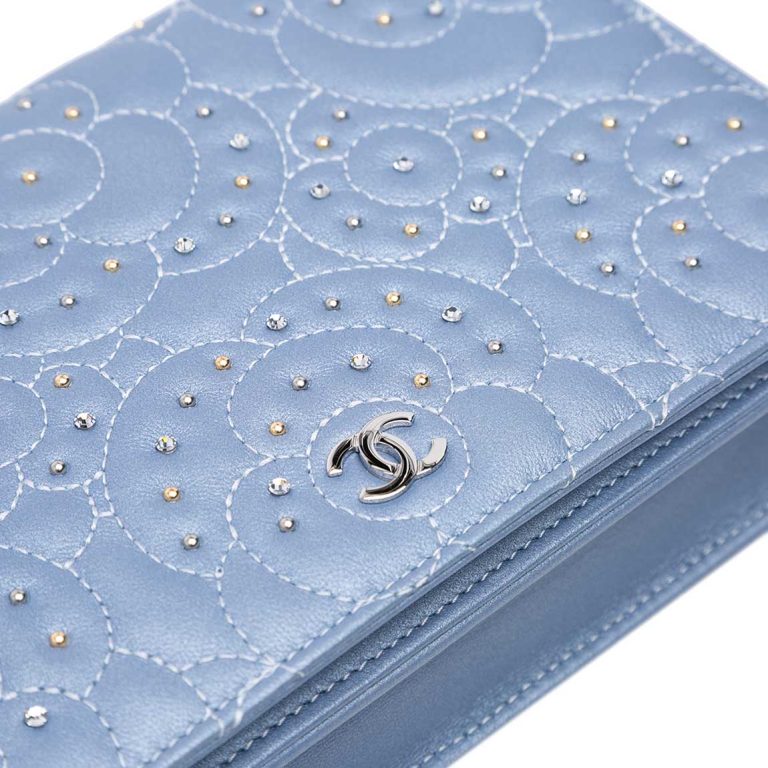 Chanel Wallet On Chain Camelia Lamb / Studs Light Lilac Closing System | Sell your designer bag
