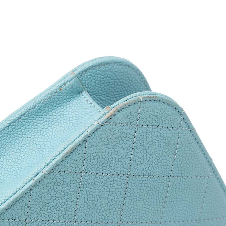 Chanel Timeless Medium Caviar Turquoise / Multicolour Signs of wear | Sell your designer bag